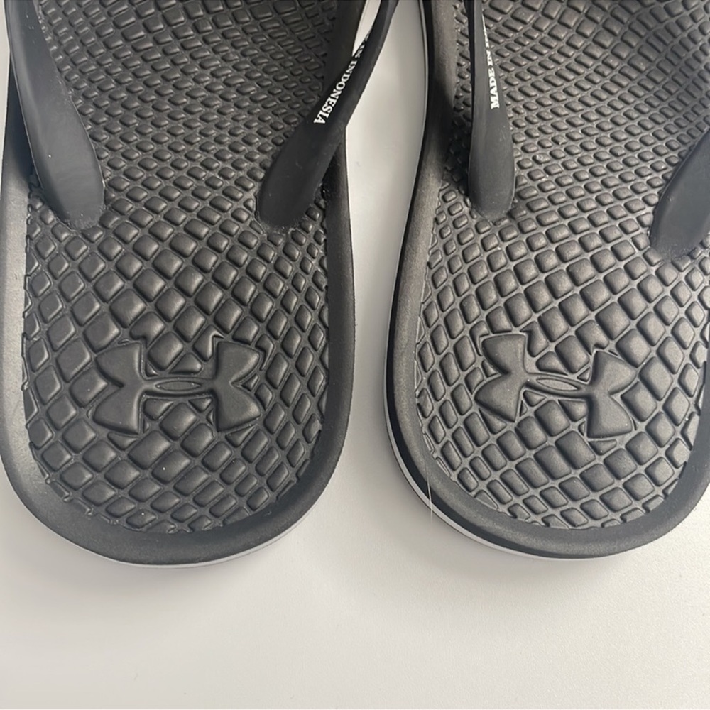 Men’s Under Armour Flip flops M 12 13 - Picture 3 of 6